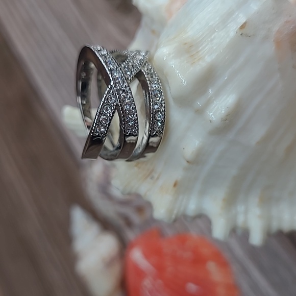 NIB STERLING SILVER WHITE TOPAZ CRISS CROSS RING - Picture 2 of 10